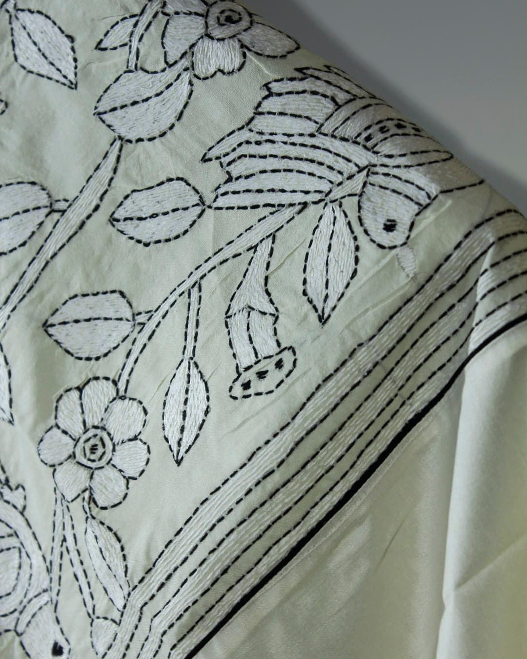 NOOR 01 border detail