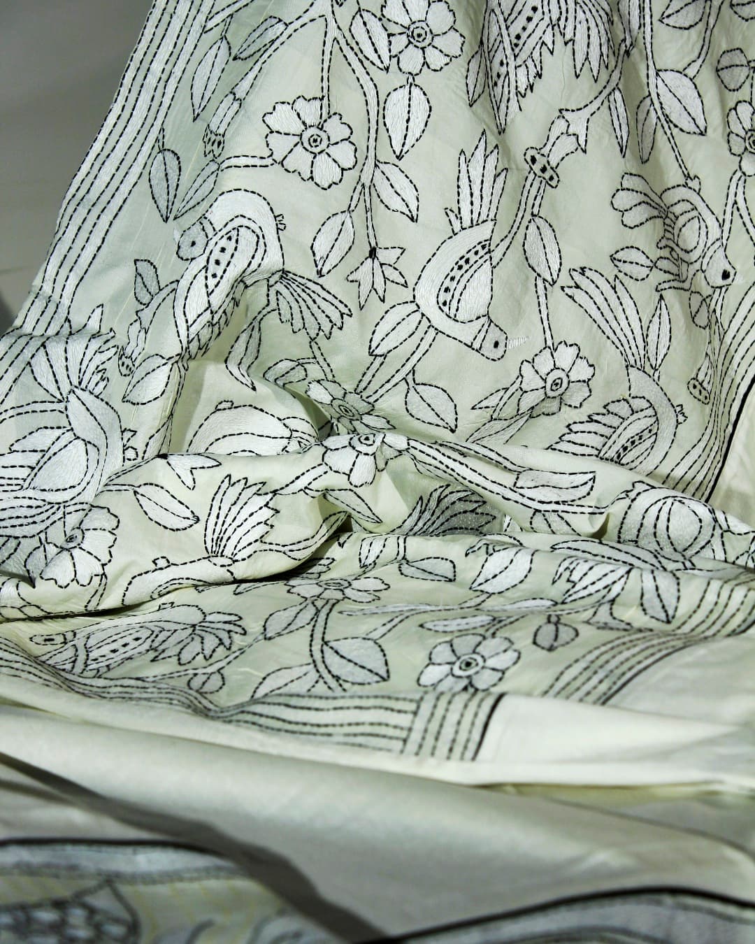NOOR 01 complete drape detail